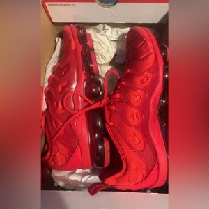 Nike Air Vapormax Plus Triple Red Shoes Mens Size 8 CW6973-600